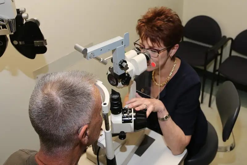 Eyes With Advanced Vision Care